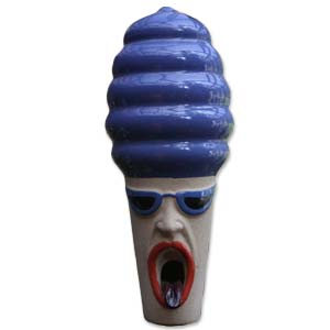Hot Lips Hilda Birdfeeder